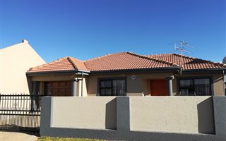 3 Bedroom House in Tembisa