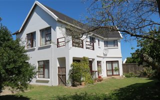 6 Bedroom House in St Francis Bay