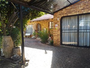 5 Bed House in Rooihuiskraal