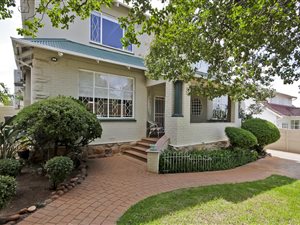 3 Bed House in Kensington