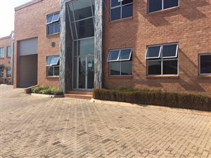 477 m² Industrial space in Irene