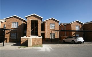 2 Bedroom Townhouse in Honeydew