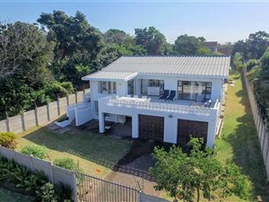 6 Bed House in Leisure Bay