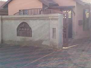 2 Bed House in Protea Glen