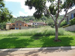 818 m² Land available in Broederstroom