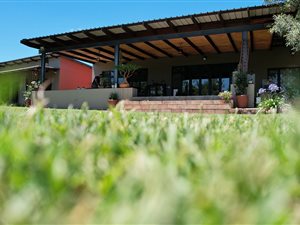 4 Bed House in Pebble Rock