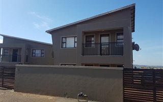 3 Bedroom House in Grove End