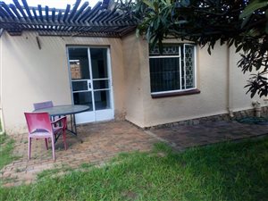 2 Bed Garden Cottage in Northcliff