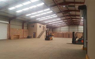 1807 m² Industrial space in Bredell AH