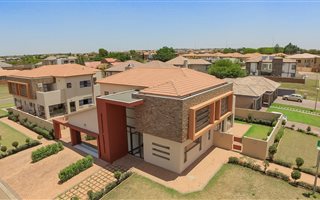 4 Bedroom House in Raslouw
