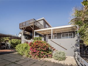 5 Bedroom House in Simons Town
