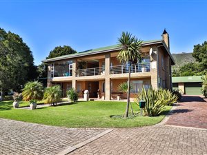 6 Bed House in Lake Brenton