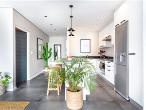 2 Bed Apartment in Cape Town City Bowl