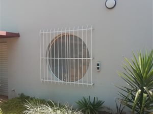 3 Bed House in Nigel Central