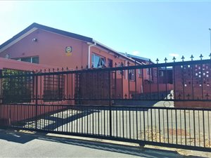 5 Bed House in Tennantville