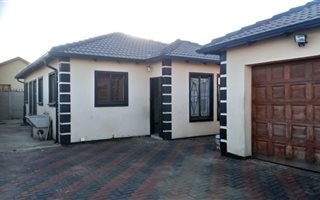 3 Bedroom House in Lotus Gardens