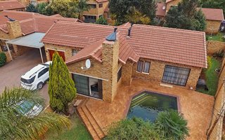 3 Bedroom Townhouse in Ruimsig