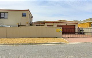 4 Bedroom House in Milnerton Ridge