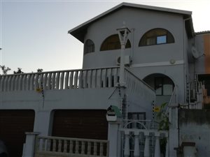 4 Bed Duplex in Redfern
