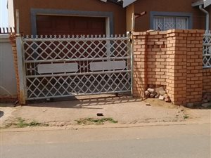 2 Bed House in Soshanguve