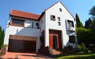 4 Bedroom House in Waterkloof Heights