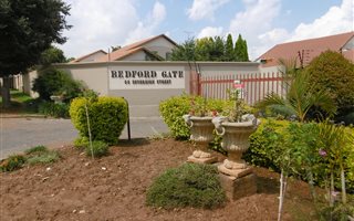 2 Bedroom Duplex in Kensington