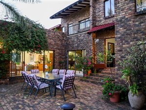 5 Bed House in Northcliff