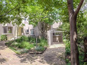 4 Bed House in Dainfern Golf Estate
