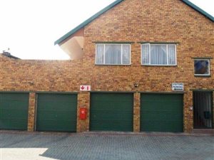 4 Bed Townhouse in Kempton Park Ext 4