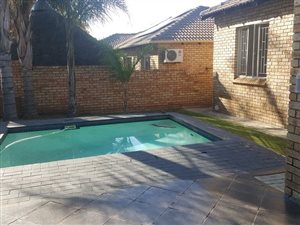 3 Bed Townhouse in Boskruin