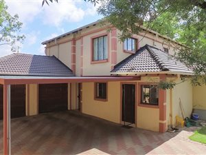4 Bed House in Meyerspark