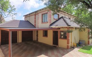 4 Bedroom House in Meyerspark