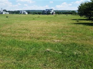 995 m² Land available in Waterlake Farm