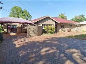 3 Bed House in Three Rivers East