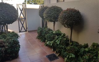3 Bedroom Cluster in Waterkloof Heights
