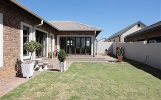 3 Bedroom House in Retire at Midstream