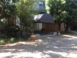 2 Bed House in Illovo