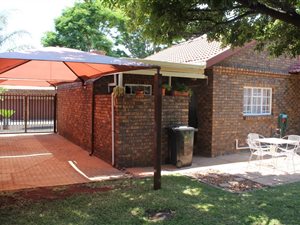 2 Bed House in Theresa Park