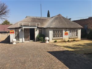 90 m² Office Space in Mulbarton