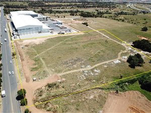 2.5 ha Land available in Aeroton
