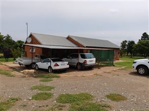 2.3 ha Farm in Kameeldrift West