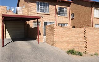 2 Bedroom Simplex in The Reeds