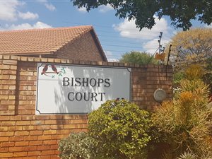 3 Bed Townhouse in Doornpoort and surrounds