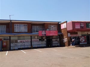 1862 m² Commercial space in Norton Park