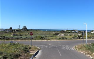 500 m² Land available in Da Gama Bay