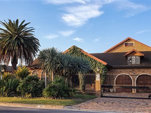 7 Bed House in Welgelegen