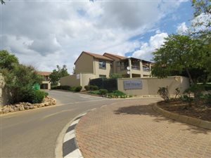 2 Bed Apartment in Leeuwenhof Estate