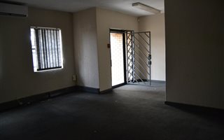 519 m² Industrial space in Meadowdale