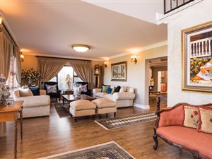 4 Bed House in Village On Sea