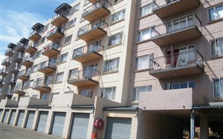 2 Bedroom Apartment in Weavind Park